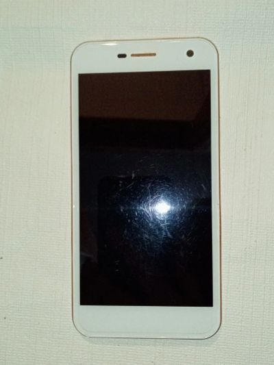 Лот: 17315634. Фото: 1. Смартфон Wileyfox Spark+ White. Смартфоны