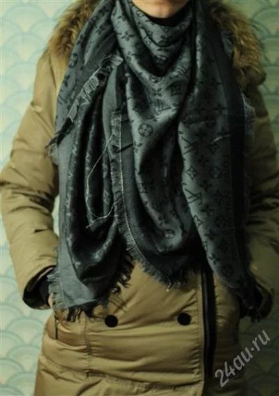 Лот: 2426996. Фото: 1. Louis Vuitton. Шарфы, платки
