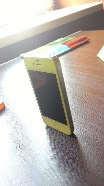 Лот: 4064875. Фото: 1. Продам iPhone 4 8гб, оригинал... Кнопочные мобильные телефоны