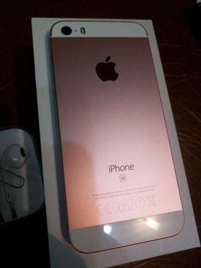 Лот: 10946797. Фото: 1. IPhone SE Rose Gold 32 Gb. Обмен... Смартфоны