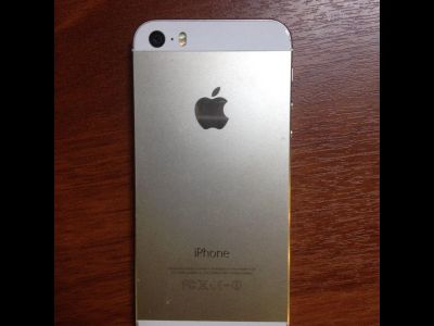 Лот: 5800920. Фото: 1. IPhone 5s 16Gb золотой. Смартфоны