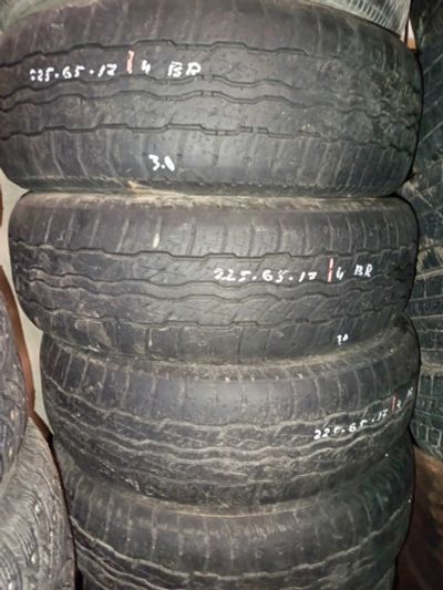 Лот: 22395612. Фото: 1. Шины Bridgestone 225/65/17. Шины