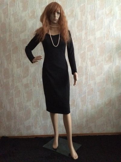 Лот: 7421094. Фото: 1. чёрное классическое платье-футляр. Платья