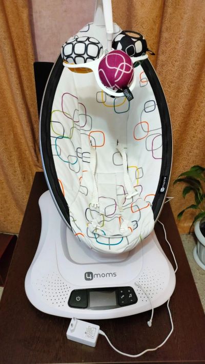 Лот: 17312457. Фото: 1. 4moms MamaRoo 4.0. Ходунки, прыгунки, качели