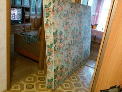 Лот: 7966250. Фото: 1. Матрац 160 на 200. Высота 15 см... Матрасы