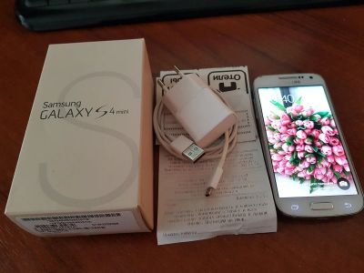 Лот: 9587029. Фото: 1. Samsung S4 mini. Смартфоны