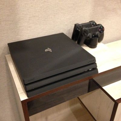 Лот: 12272672. Фото: 1. Playstation 4 Pro. Игровые приставки, консоли