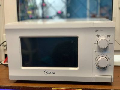 Лот: 19554952. Фото: 1. Микроволновая печь Midea MM720CPI. Микроволновки, мини-печи