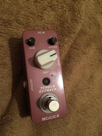 Лот: 7753042. Фото: 1. MOOER Tender octaver. Гитарные эффекты и комбоусилители