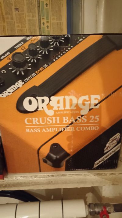 Лот: 20292117. Фото: 1. Комбоусилитель Orange Crush Bass... Гитарные эффекты и комбоусилители