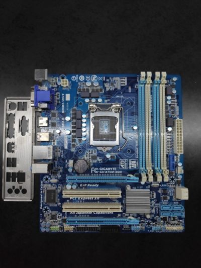 Лот: 15619595. Фото: 1. Материнская плата GigaByte GA-B75M-D3H... Материнские платы