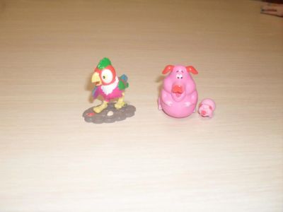 Лот: 6774875. Фото: 1. Киндер сюрприз - попугай Кеша. Игрушки