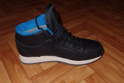 Лот: 4798394. Фото: 1. Утепленные высокие кроссовки Reebok... Кеды, кроссовки, слипоны