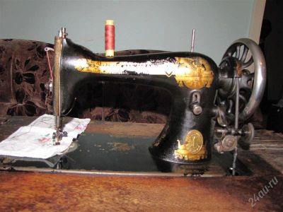 Лот: 1165809. Фото: 1. Швейная машинка Singer, антиквариат... Одежда, текстиль