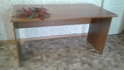 Лот: 16291520. Фото: 1. Стол письменный. Компьютерные и письменные столы