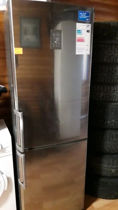 Лот: 13948351. Фото: 1. Холодильник samsung RL34EGIH1. Холодильники, морозильные камеры