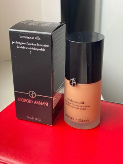 Лот: 16861613. Фото: 1. Тональный крем Armani luminous... Макияж