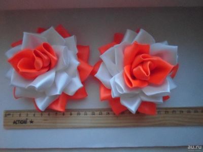 Лот: 8700482. Фото: 1. Банты (на резиночках) розы оранжево-белые. Цветы из ткани