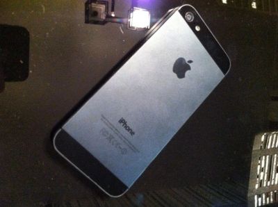 Лот: 4185896. Фото: 1. Iphone 5 черный. Смартфоны