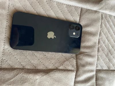 Лот: 19199678. Фото: 1. Apple IPhone 12 64 Gb Black. Смартфоны