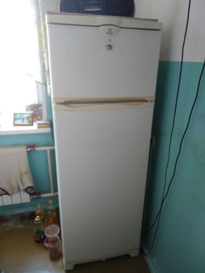 Лот: 12334011. Фото: 1. Холодильник Indesit R30S. Холодильники, морозильные камеры