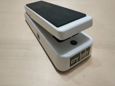 Лот: 17193626. Фото: 1. Dunlop cry baby bass WAH. Гитарные эффекты и комбоусилители