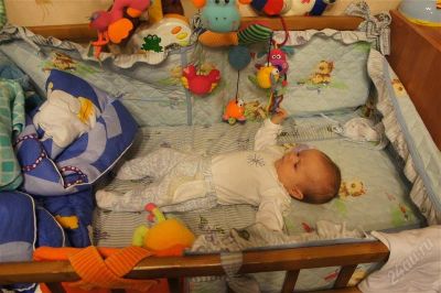 Лот: 2339951. Фото: 1. Бортики на кроватку +подушка... Постельные принадлежности
