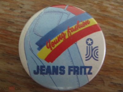Лот: 20859732. Фото: 1. Значок Jeans Fritz. Сувенирные