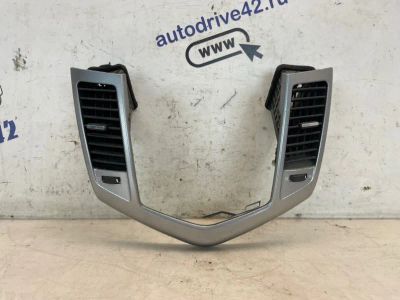 Лот: 24005049. Фото: 1. рамка магнитолы Chevrolet Cruze... Двигатель и элементы двигателя