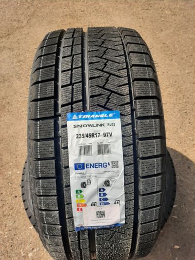 Лот: 25898324. Фото: 1. 235/45 R17 97V Triangle Snowlink... Шины