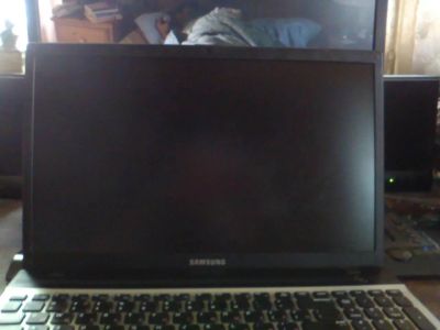 Лот: 10462154. Фото: 1. Samsung NP300V5A-S0W. Ноутбуки