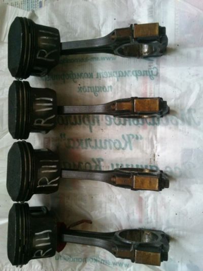 Лот: 11550392. Фото: 1. Поршень с шатуном R111 Mercedes... Двигатель и элементы двигателя