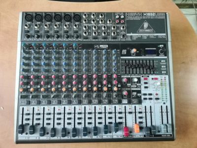Лот: 10958255. Фото: 1. Продам микшер behringer xenyx... Микшеры, предусилители, микрофонные эффекты