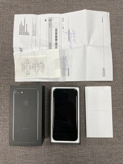Лот: 17691613. Фото: 1. Apple iPhone 7 32GB Jet Black... Смартфоны