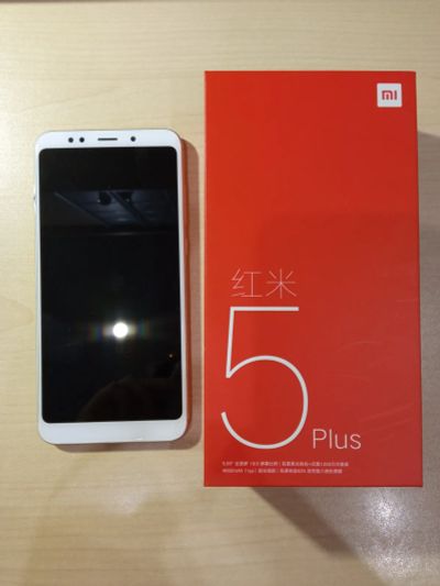 Лот: 19455398. Фото: 1. Смартфон Redmi 5 Plus золотистый. Смартфоны