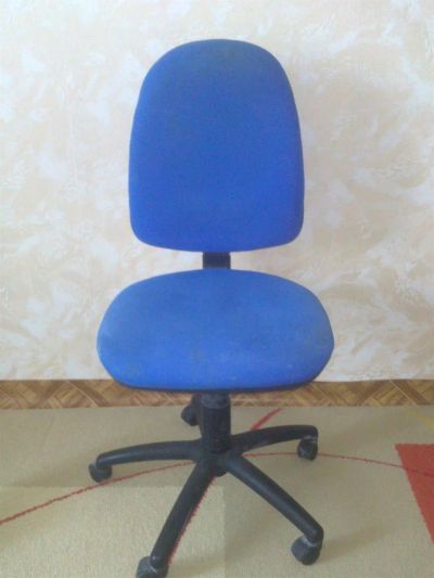 Лот: 3370112. Фото: 1. Компьютерный стул. Столы, стулья, обеденные группы