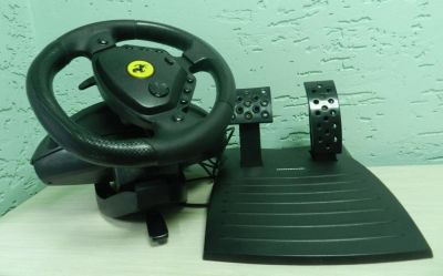 Лот: 10470759. Фото: 1. Игровой руль Thrustmaster ENZO... Рули, джойстики