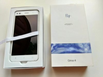 Лот: 11851193. Фото: 1. Смартфон Fly FS507 Cirrus 4. Смартфоны
