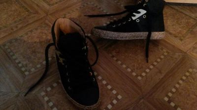 Лот: 3959083. Фото: 1. кроссовки супер модные!!!). Кеды, кроссовки, слипоны