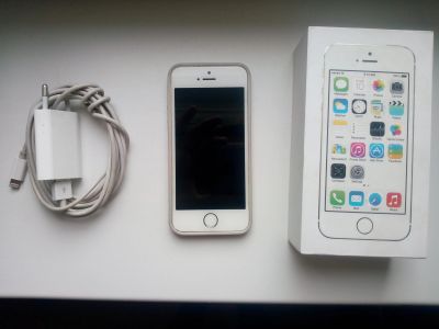Лот: 12307928. Фото: 1. Iphone 5s 16GB Gold. Смартфоны