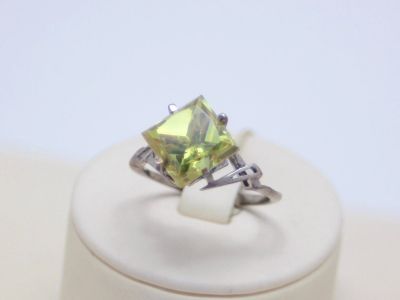 Лот: 15178355. Фото: 1. СЕРЕБРЯНОЕ КОЛЬЦО С ЦИРКОНОМ 4... Кольца, перстни