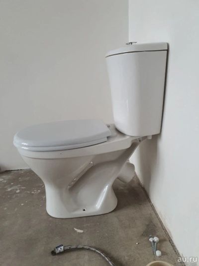 Лот: 17606867. Фото: 1. Новый Унитаз КОСОЙ выпуск ФАРФОр... Унитазы, биде