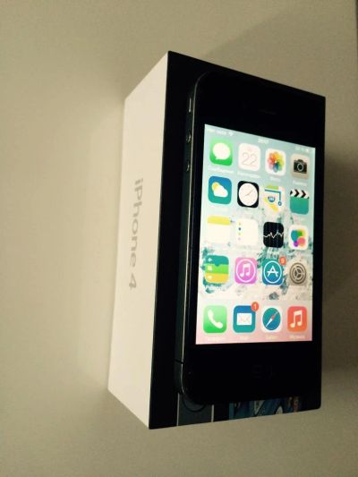 Лот: 5857421. Фото: 1. iPhone 4. Смартфоны
