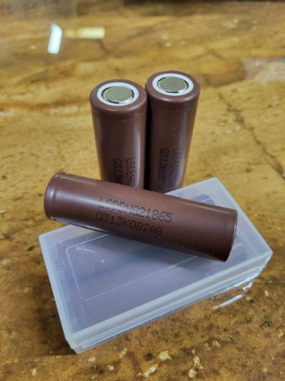 Лот: 19919777. Фото: 1. Аккумуляторы LG 18650 HG2 3000mAh... Батарейки, аккумуляторы, элементы питания