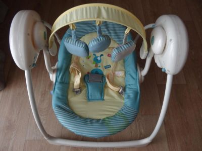 Лот: 6995631. Фото: 1. качеля на батарейках happy baby. Ходунки, прыгунки, качели