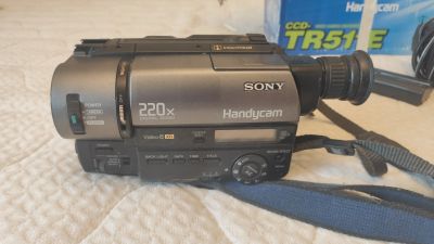 Лот: 19987340. Фото: 1. Видеокамера Sony handycam ccd-TR511E. Видеокамеры
