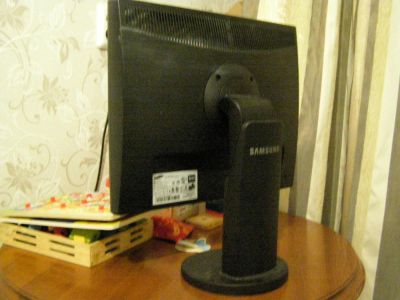 Лот: 6581832. Фото: 1. Samsung 943N (поворотный экран... ЖК-мониторы