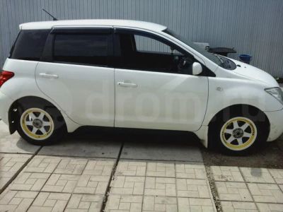 Лот: 8063539. Фото: 1. Куплю Toyota Ist 1,5 4wd. Автомобили