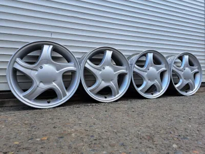 Лот: 22559799. Фото: 1. Комплект Оригинальных Литых дисков... Диски