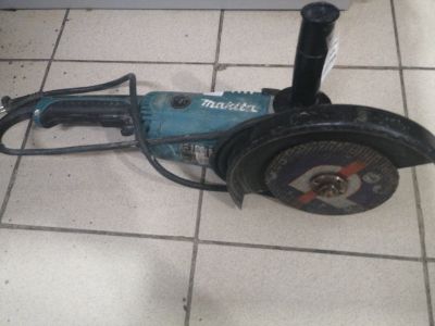 Лот: 15297871. Фото: 1. УШМ, болгарка Makita GA9020... Электроинструмент